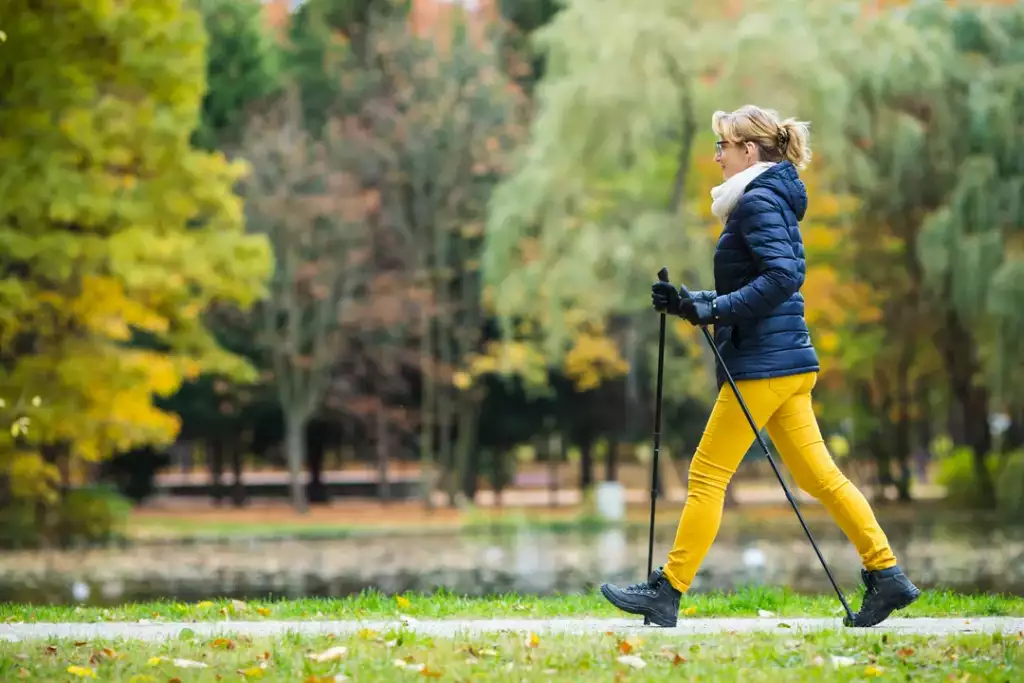 jak chodzić z kijkami nordic walking